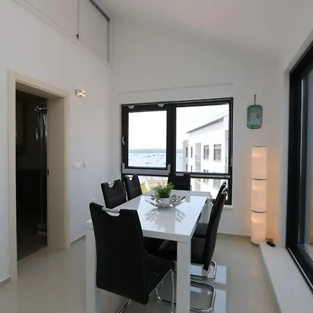 Apartment Daci - With Pool *