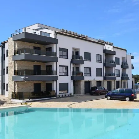 Apartment Daci - With Pool Medulin